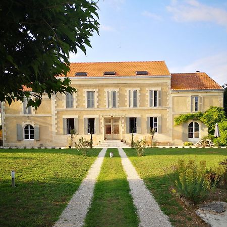 Bed and Breakfast La Burie Saint-Savinien Zewnętrze zdjęcie